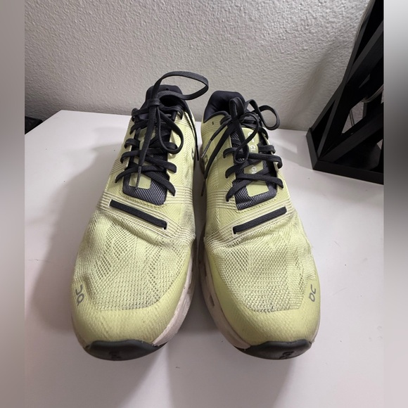 On cloud go men’s Shoes in Lime and Black - Picture 3 of 8